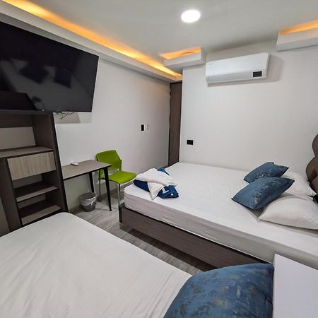 Hostel Boutique Nido De Loros เมเดยิน ภายนอก รูปภาพ