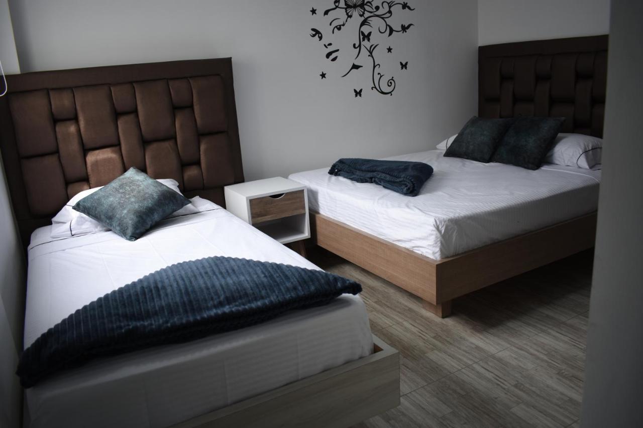 Hostel Boutique Nido De Loros เมเดยิน ภายนอก รูปภาพ