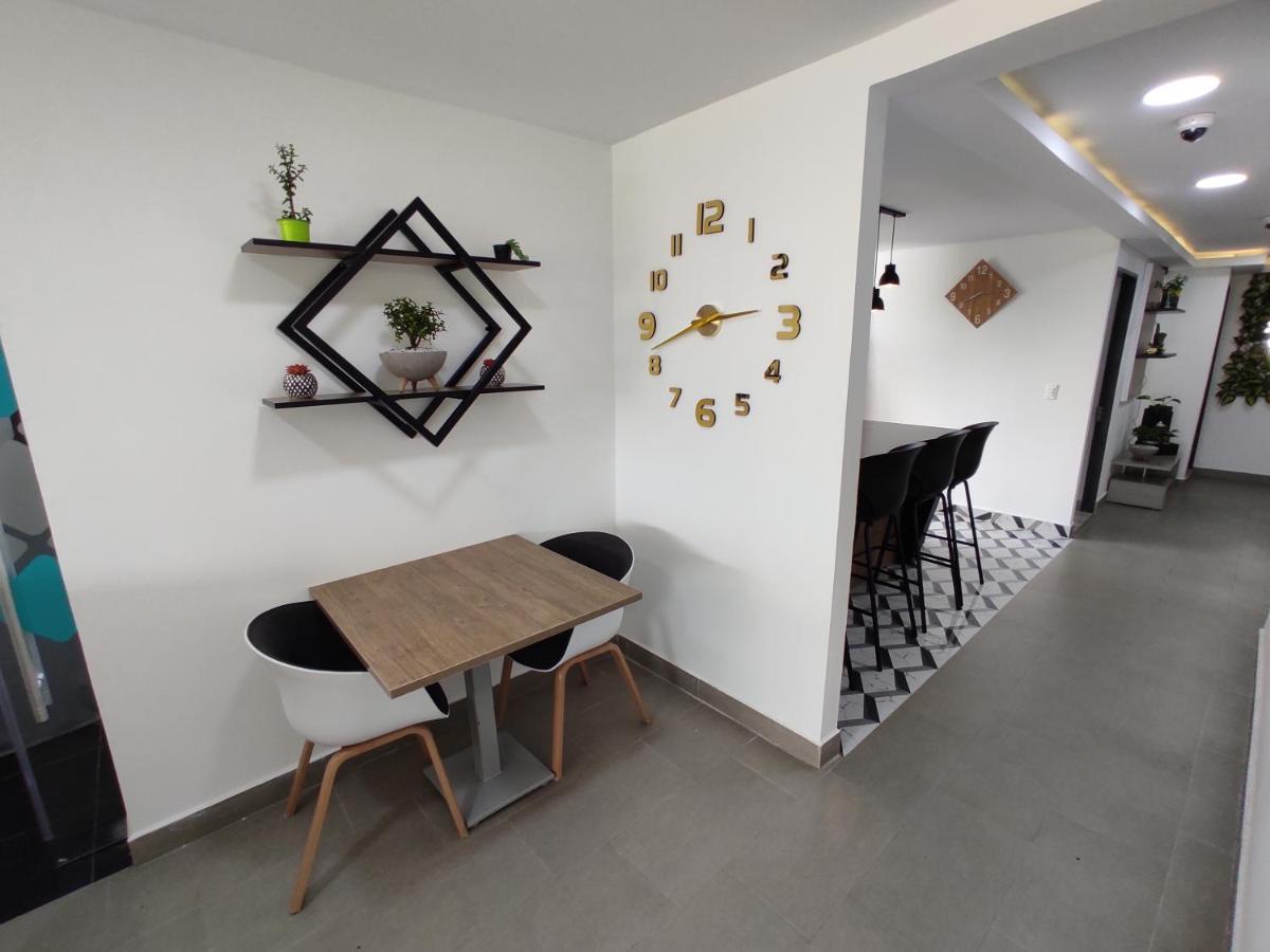 Hostel Boutique Nido De Loros เมเดยิน ภายนอก รูปภาพ