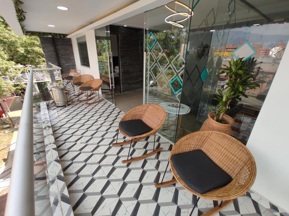 Hostel Boutique Nido De Loros เมเดยิน ภายนอก รูปภาพ