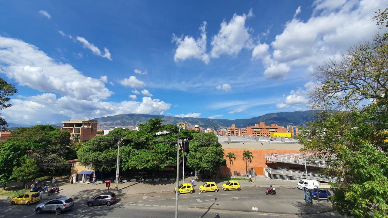 Hostel Boutique Nido De Loros เมเดยิน ภายนอก รูปภาพ