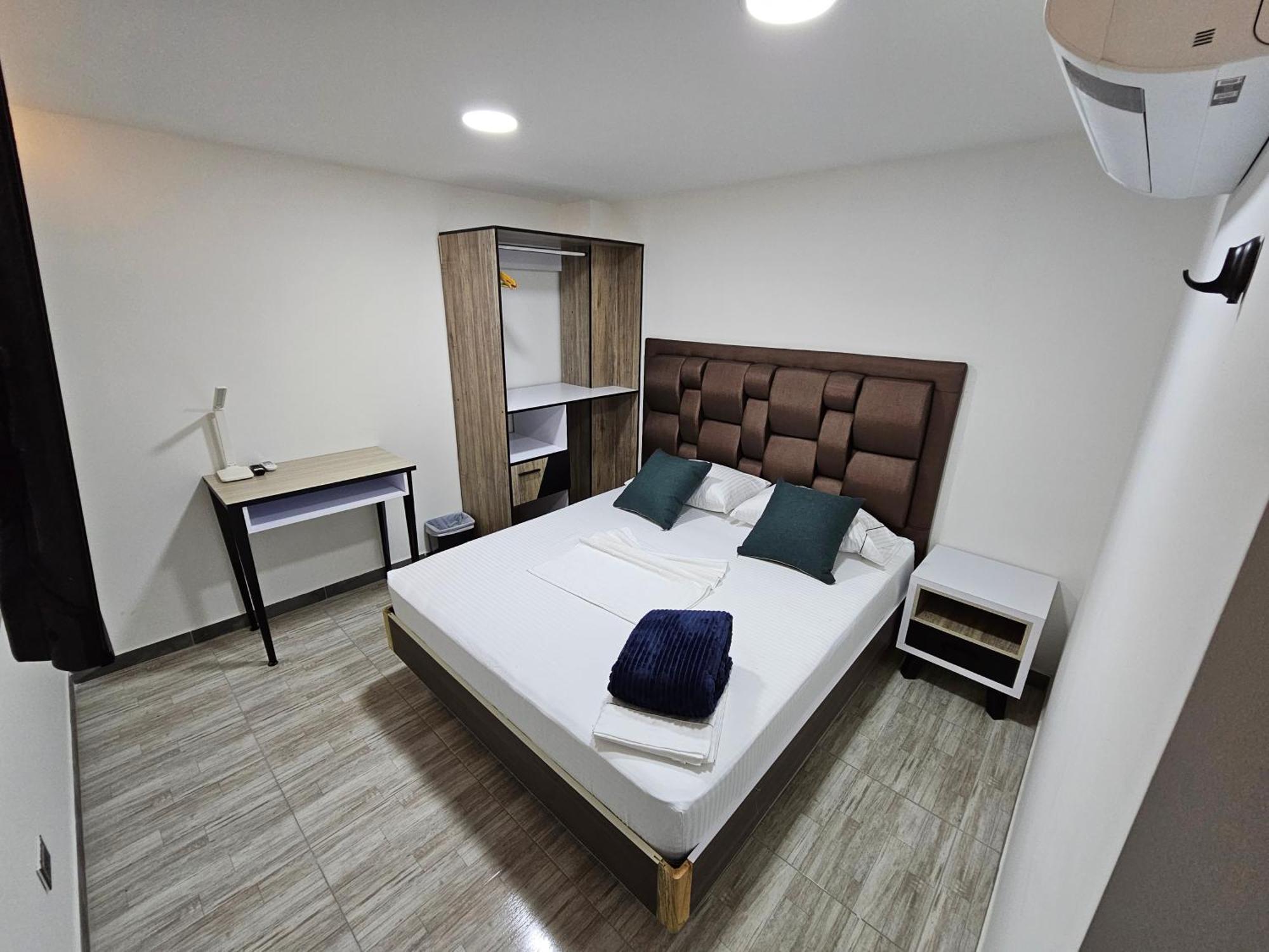 Hostel Boutique Nido De Loros เมเดยิน ภายนอก รูปภาพ