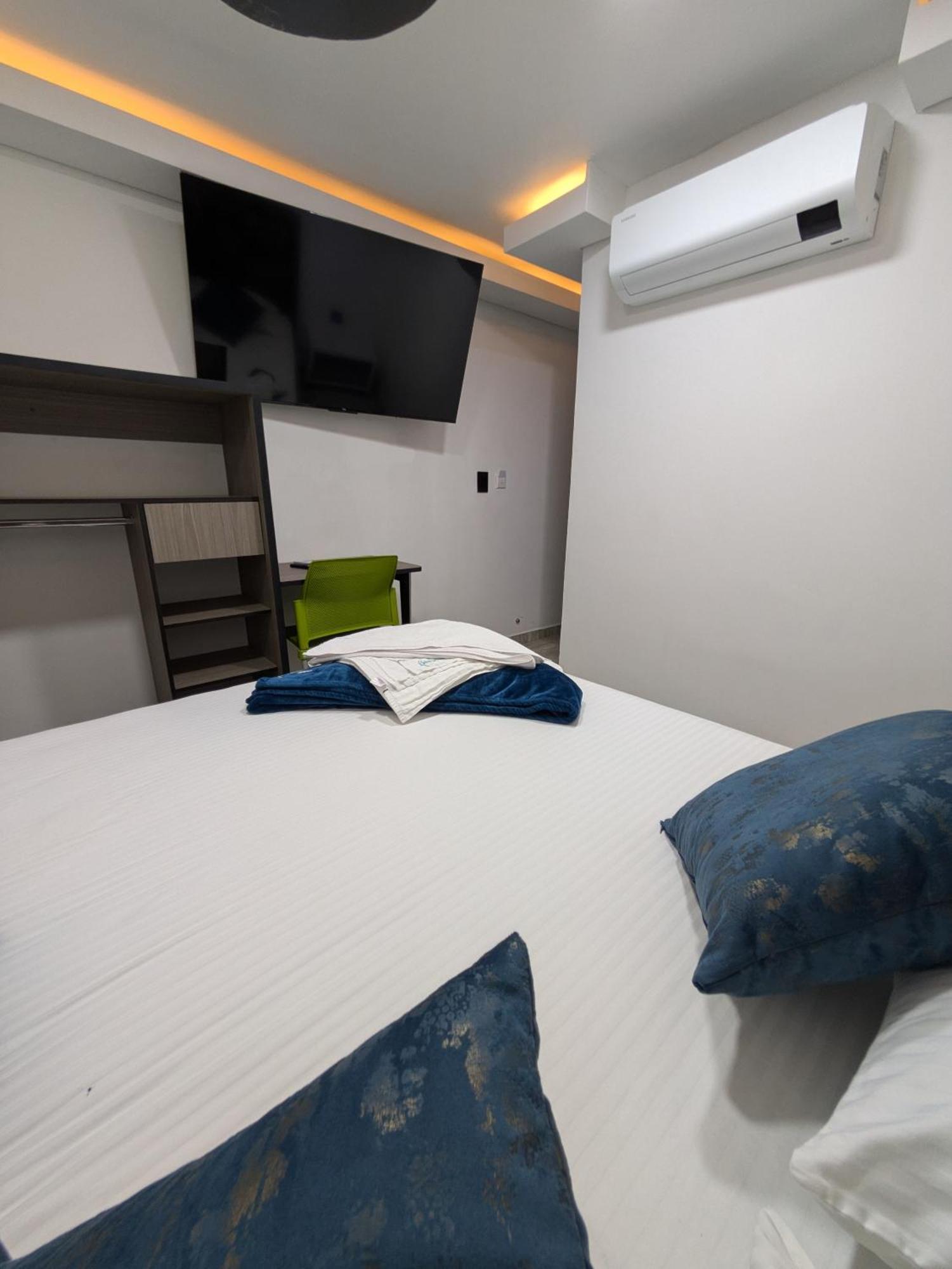 Hostel Boutique Nido De Loros เมเดยิน ภายนอก รูปภาพ