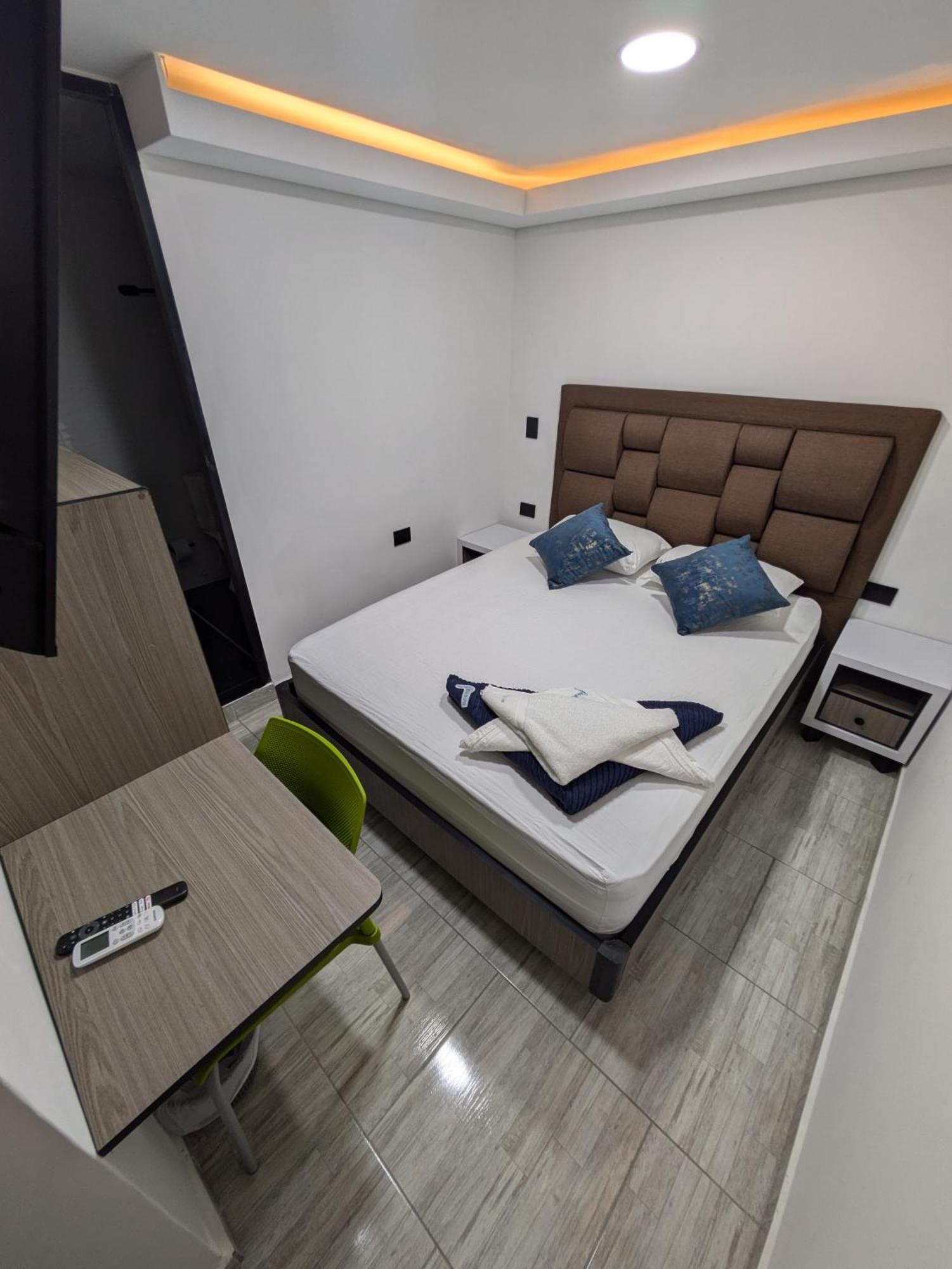 Hostel Boutique Nido De Loros เมเดยิน ภายนอก รูปภาพ