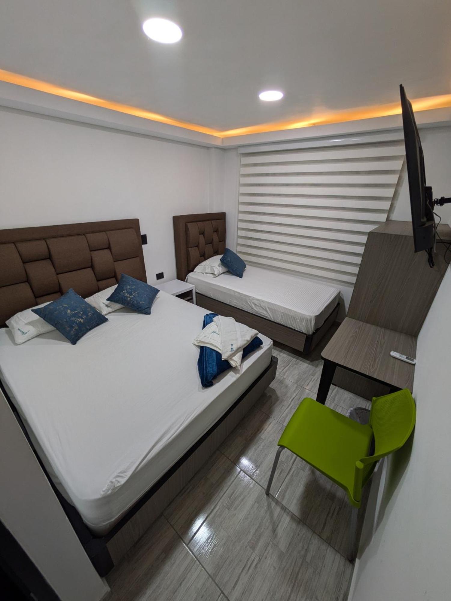 Hostel Boutique Nido De Loros เมเดยิน ภายนอก รูปภาพ