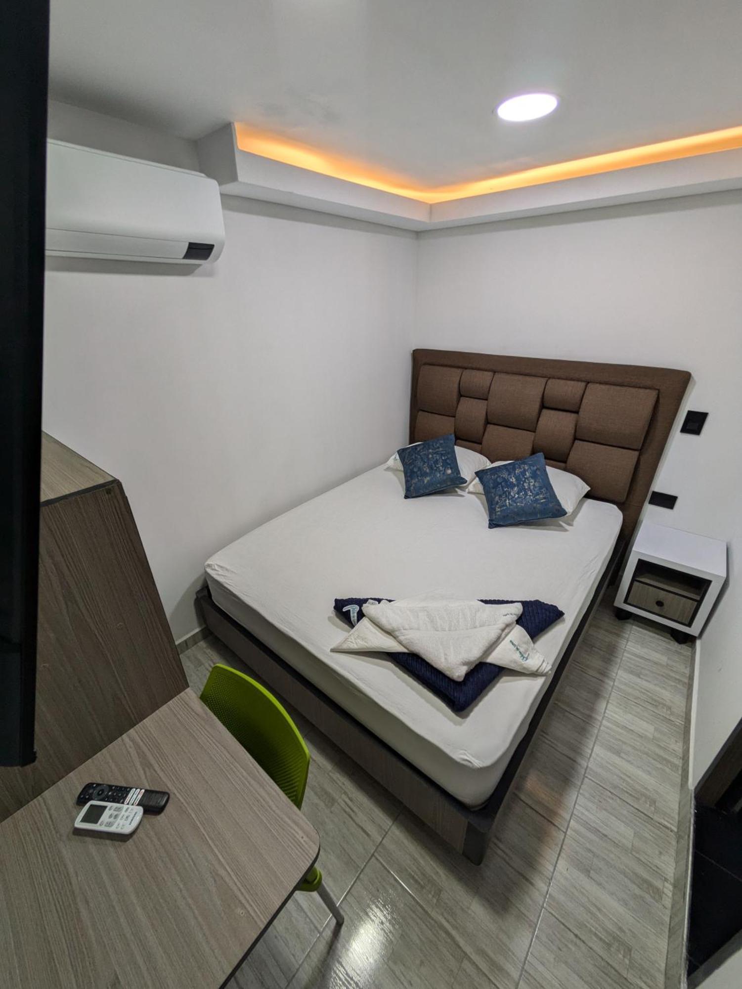 Hostel Boutique Nido De Loros เมเดยิน ภายนอก รูปภาพ