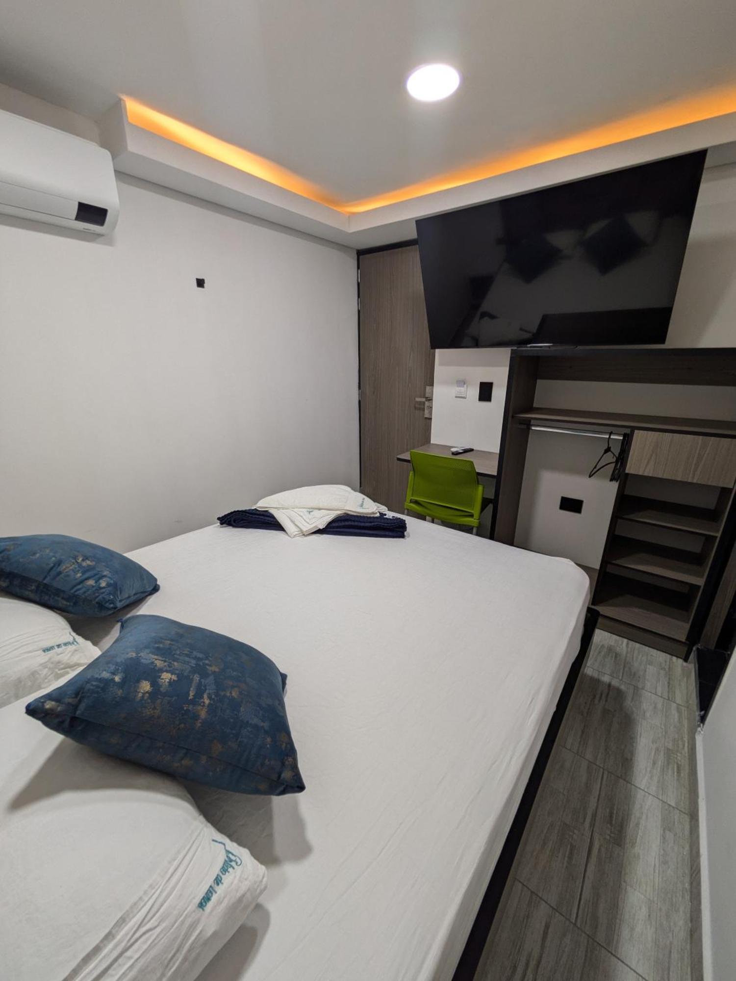 Hostel Boutique Nido De Loros เมเดยิน ภายนอก รูปภาพ